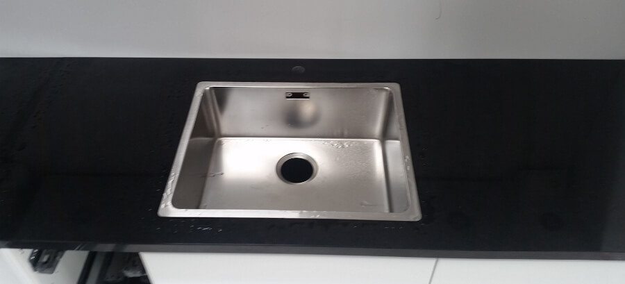 Polerad granit bänkskiva